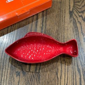 New Le Creuset Medium Fish Dish in Cerise